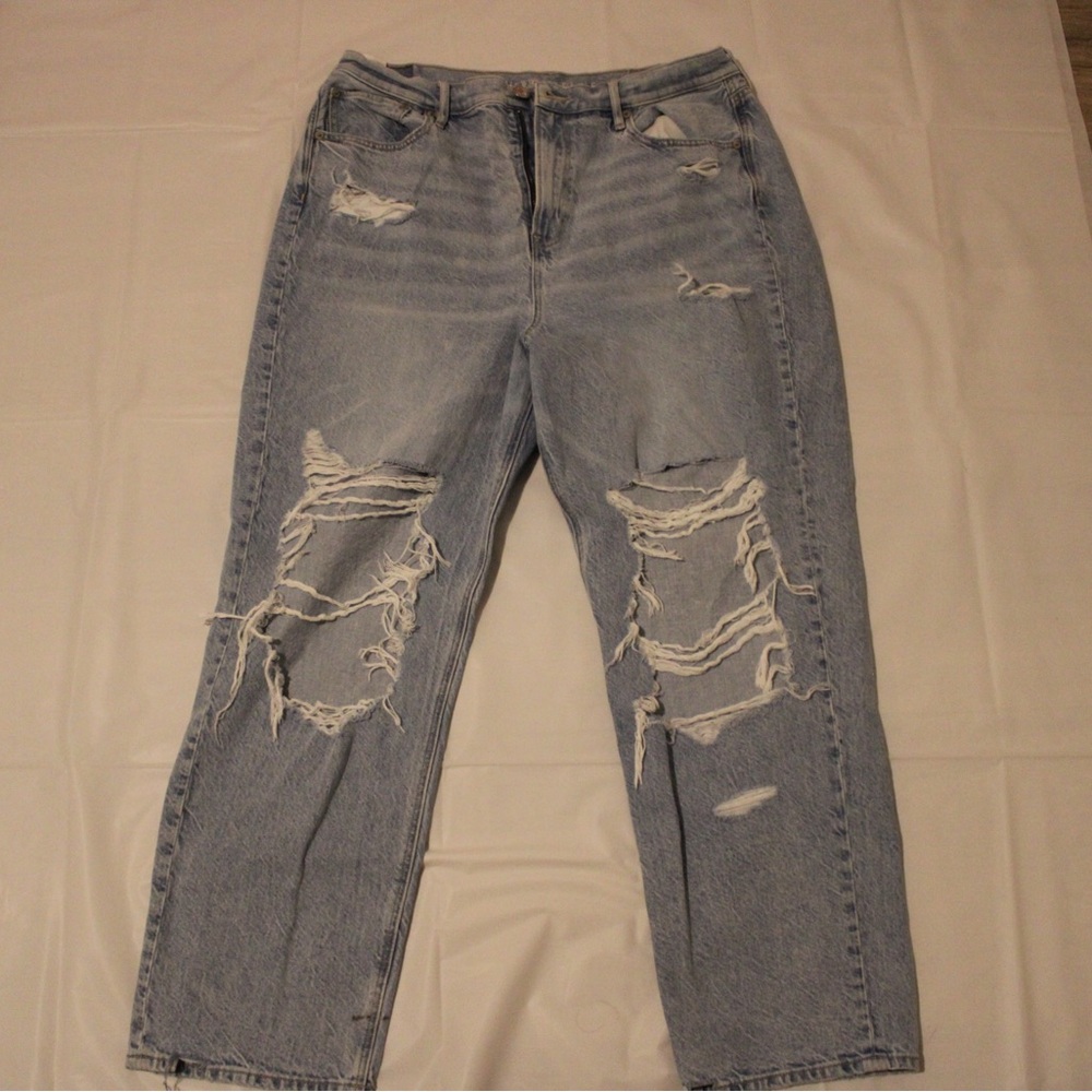 American Eagle Outfitters Light Blue Distressed Straight Leg Jeans